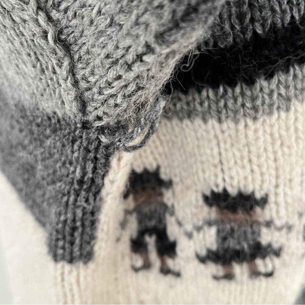 HAND MADE Pullover Crew Neck Sweater Balloon Sleeve Traditional Pattern Fuzzy - Picture 15 of 15